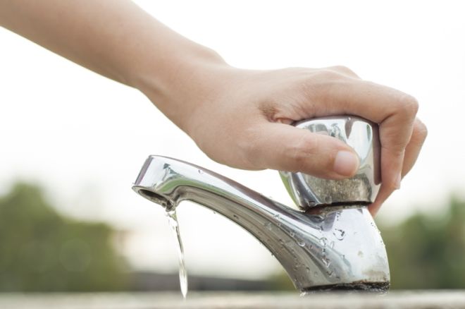 Colégios de SP mudam hábitos para preservar água